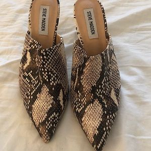 Steve Madden Brown and Cream Snake Print Heels